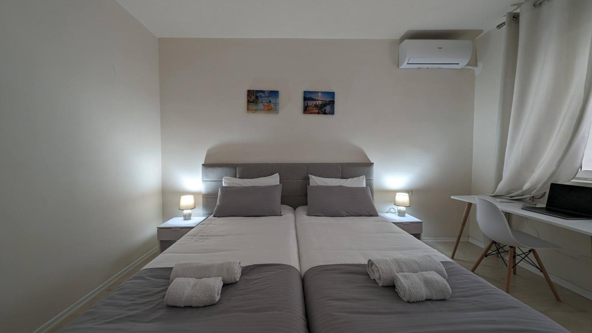 Modern Cozy 10 Min Walk To Skanderbeg Square Tirana