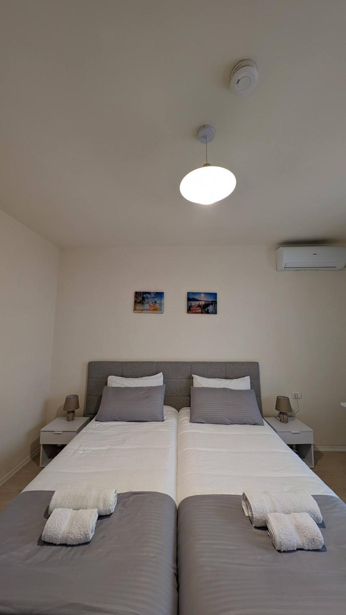 Apartamento Modern Cozy 10 Min Walk To Skanderbeg Square *