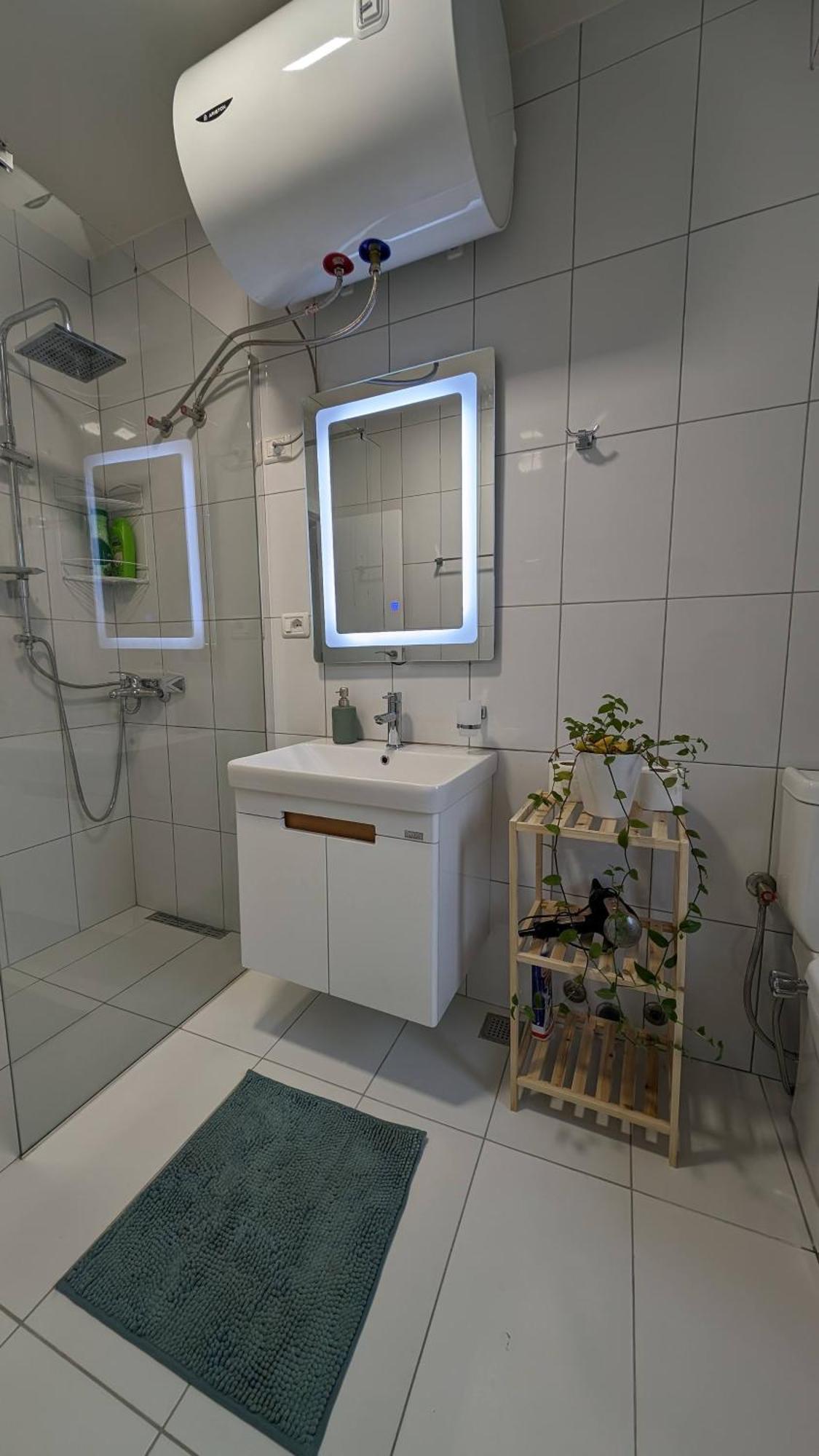 Modern Cozy 10 Min Walk To Skanderbeg Square * Tirana