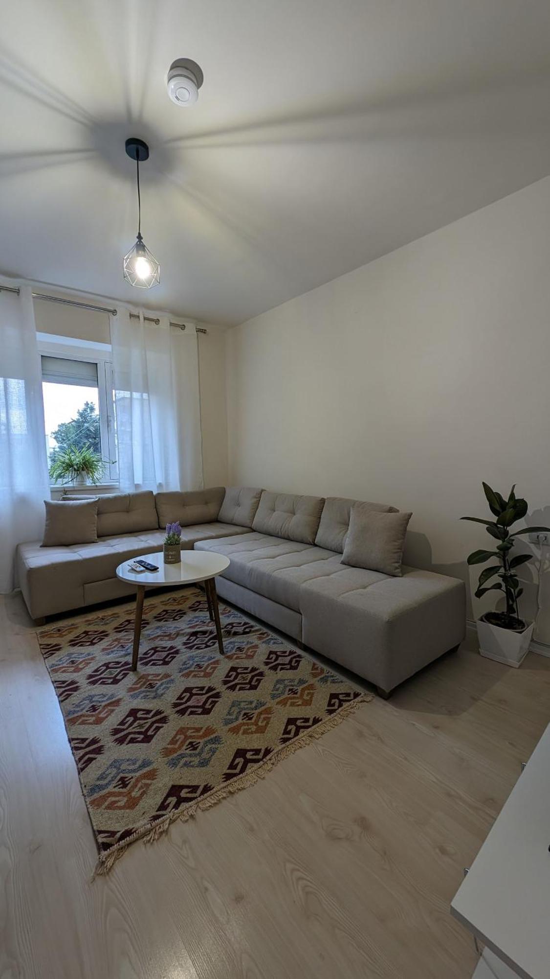 Modern Cozy 10 Min Walk To Skanderbeg Square Apartamento