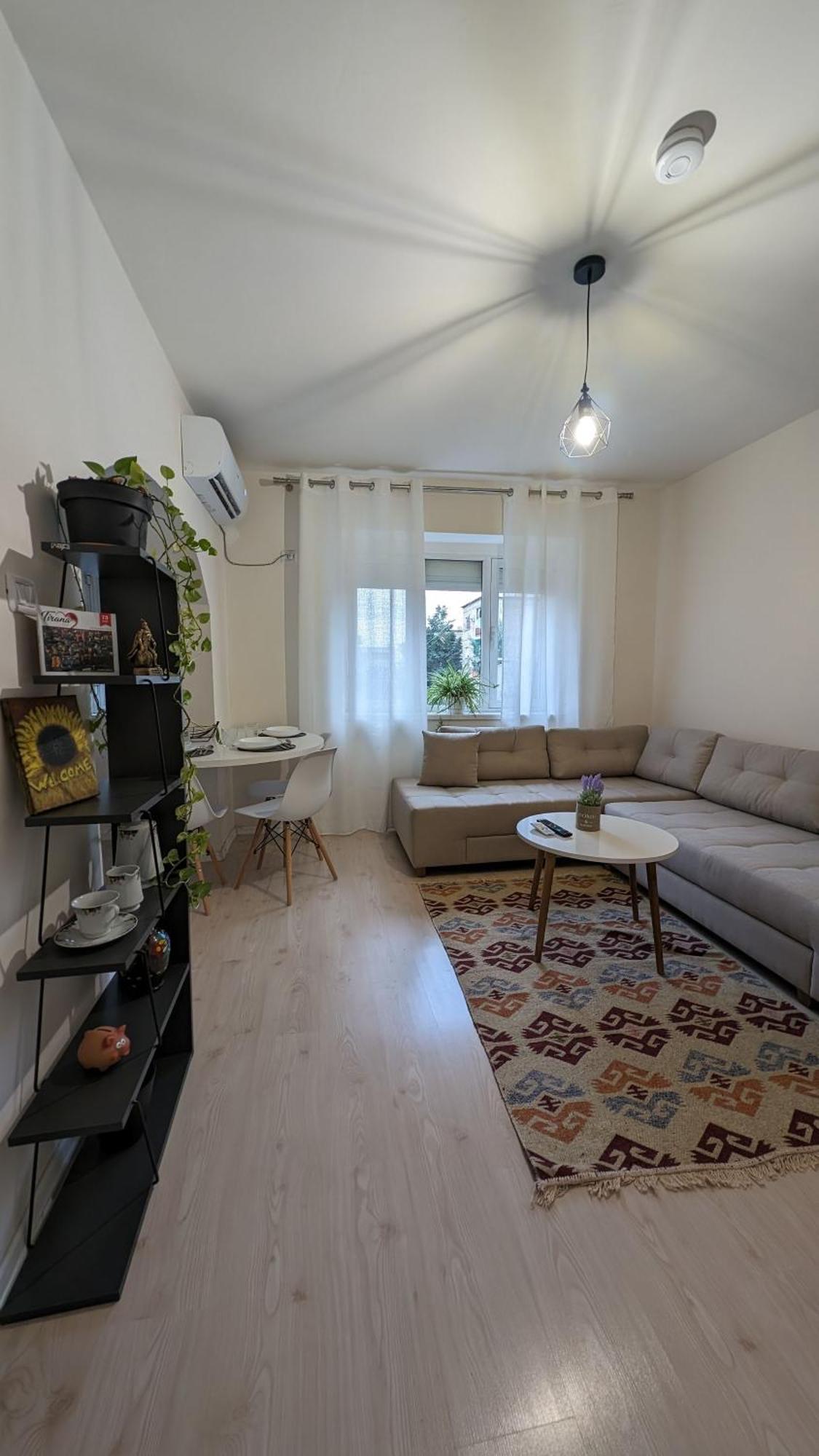 Apartamento Modern Cozy 10 Min Walk To Skanderbeg Square *