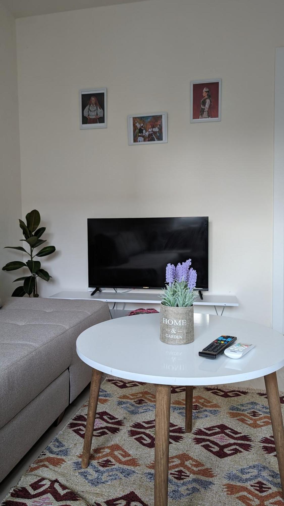 Modern Cozy 10 Min Walk To Skanderbeg Square Apartamento *