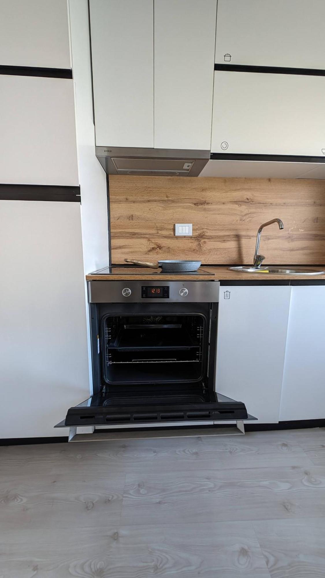 Modern Cozy 10 Min Walk To Skanderbeg Square Apartamento *