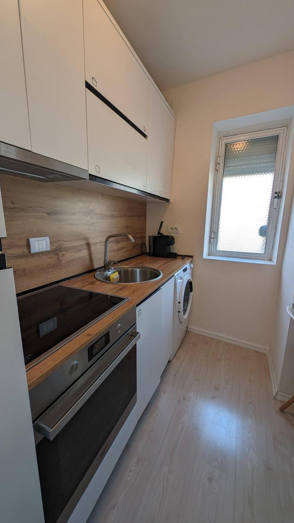 Modern Cozy 10 Min Walk To Skanderbeg Square Apartamento *